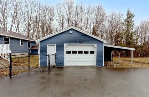 1806 Hammond Street Hermon ME 04401