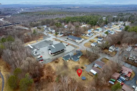 1806 Hammond Street Hermon ME 04401