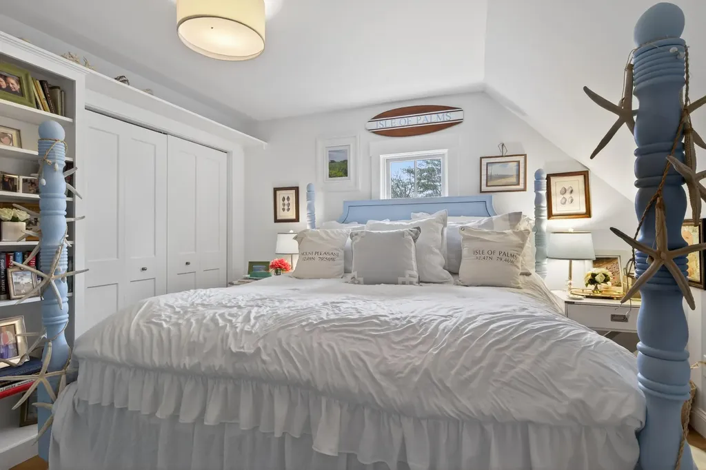 492 W Elm Street Yarmouth ME 04096