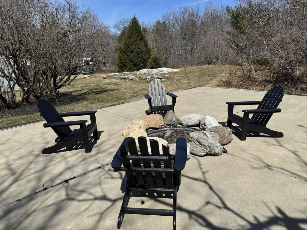 492 W Elm Street Yarmouth ME 04096