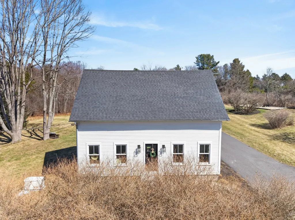 492 W Elm Street Yarmouth ME 04096