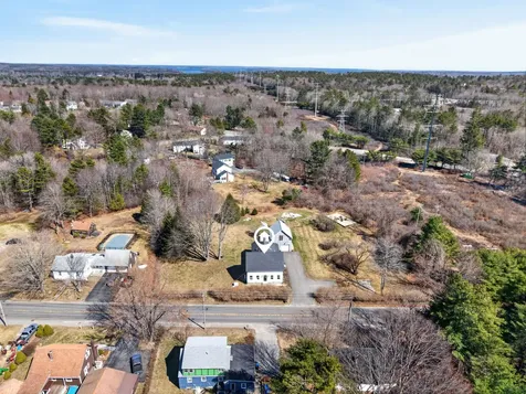 492 W Elm Street Yarmouth ME 04096