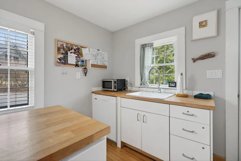 93 Wildes District Road Kennebunkport ME 04046