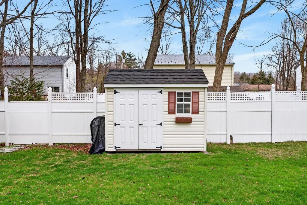 6 Colonial Drive Saco ME 04072