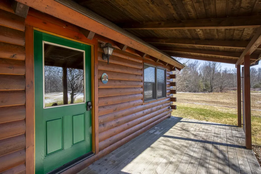 33 Lawrence Road Dresden ME 04342