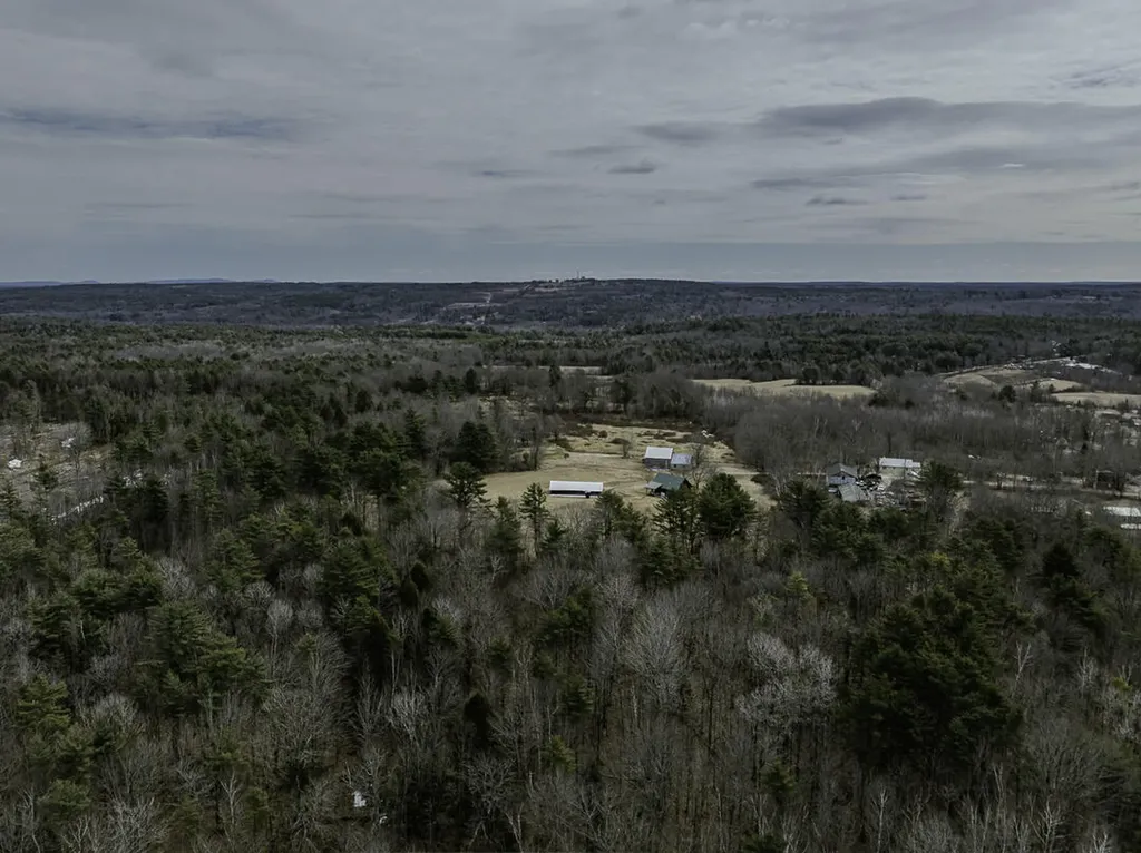 33 Lawrence Road Dresden ME 04342