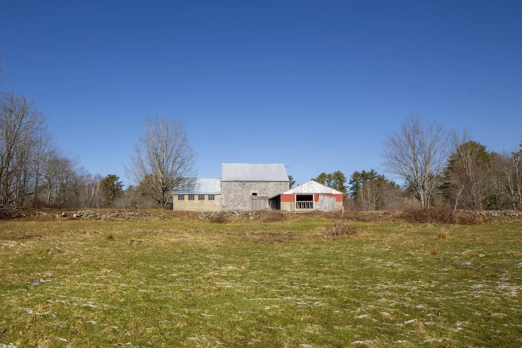 33 Lawrence Road Dresden ME 04342