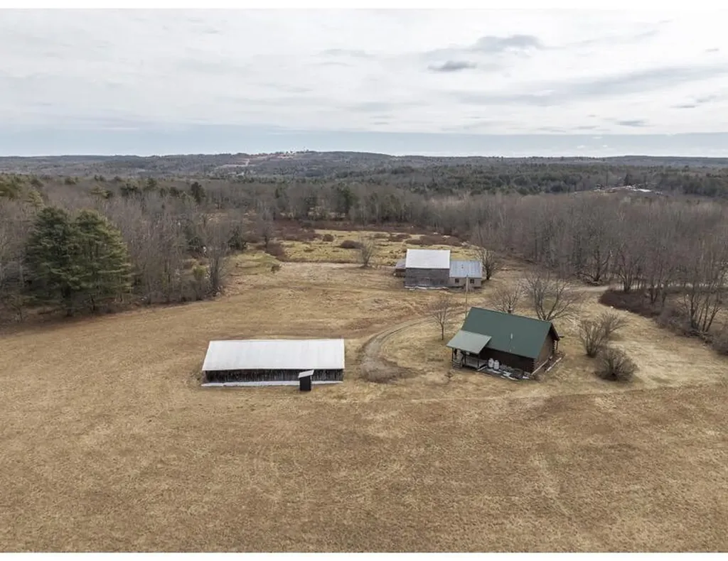 33 Lawrence Road Dresden ME 04342