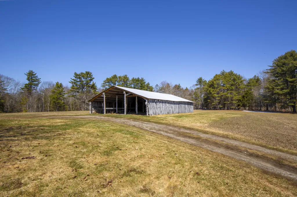 33 Lawrence Road Dresden ME 04342