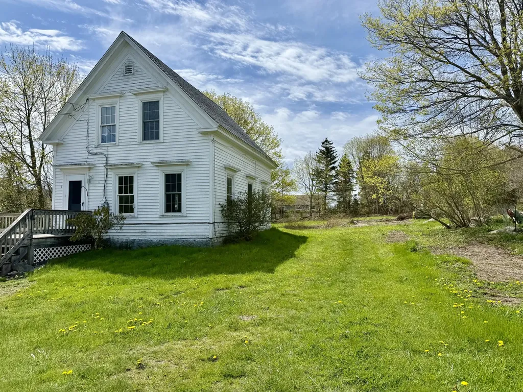 111 E Main Street Vinalhaven ME 04863