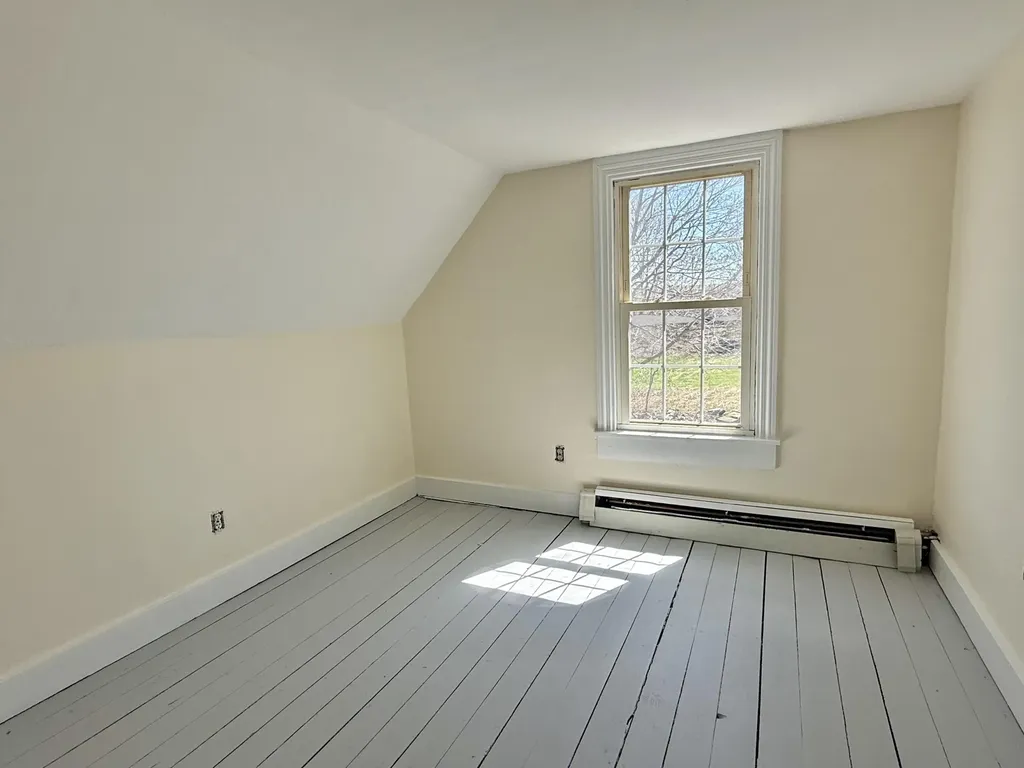 111 E Main Street Vinalhaven ME 04863