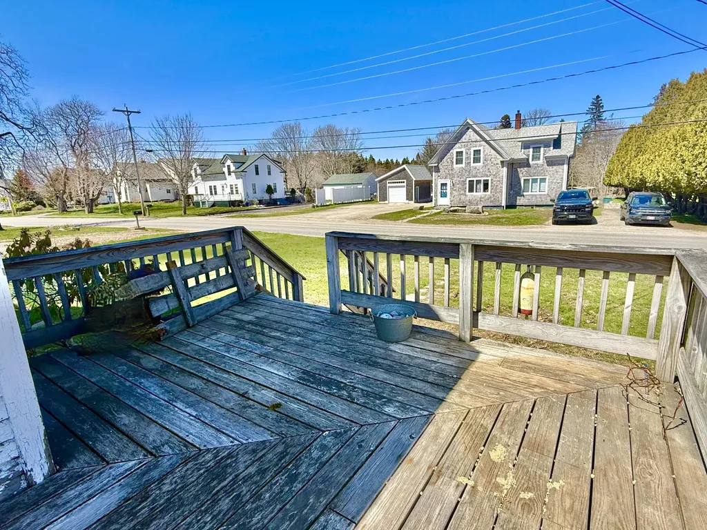 111 E Main Street Vinalhaven ME 04863