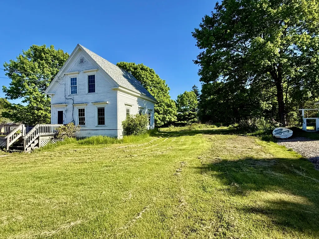 111 E Main Street Vinalhaven ME 04863
