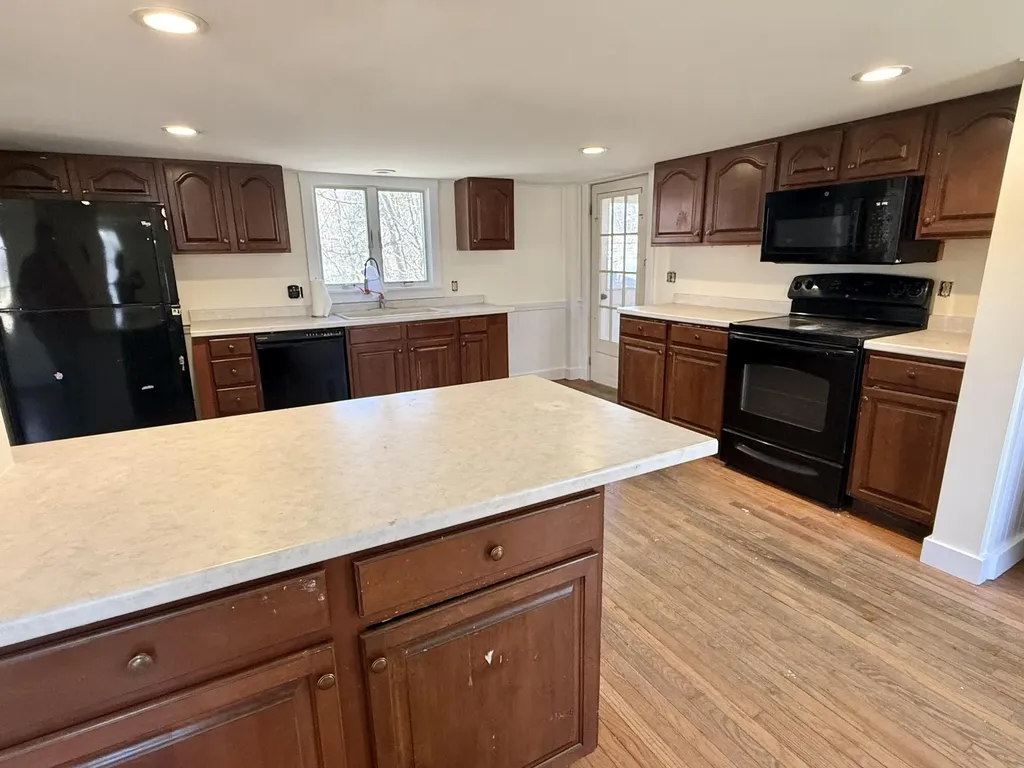 111 E Main Street Vinalhaven ME 04863