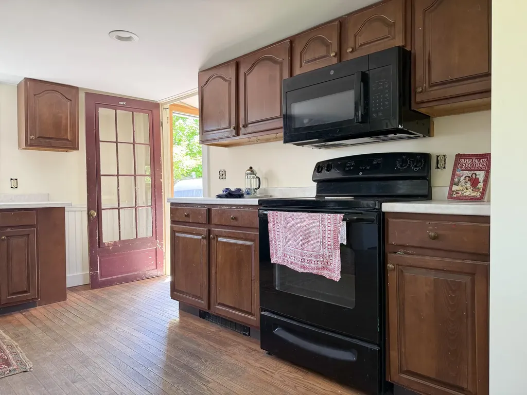 111 E Main Street Vinalhaven ME 04863