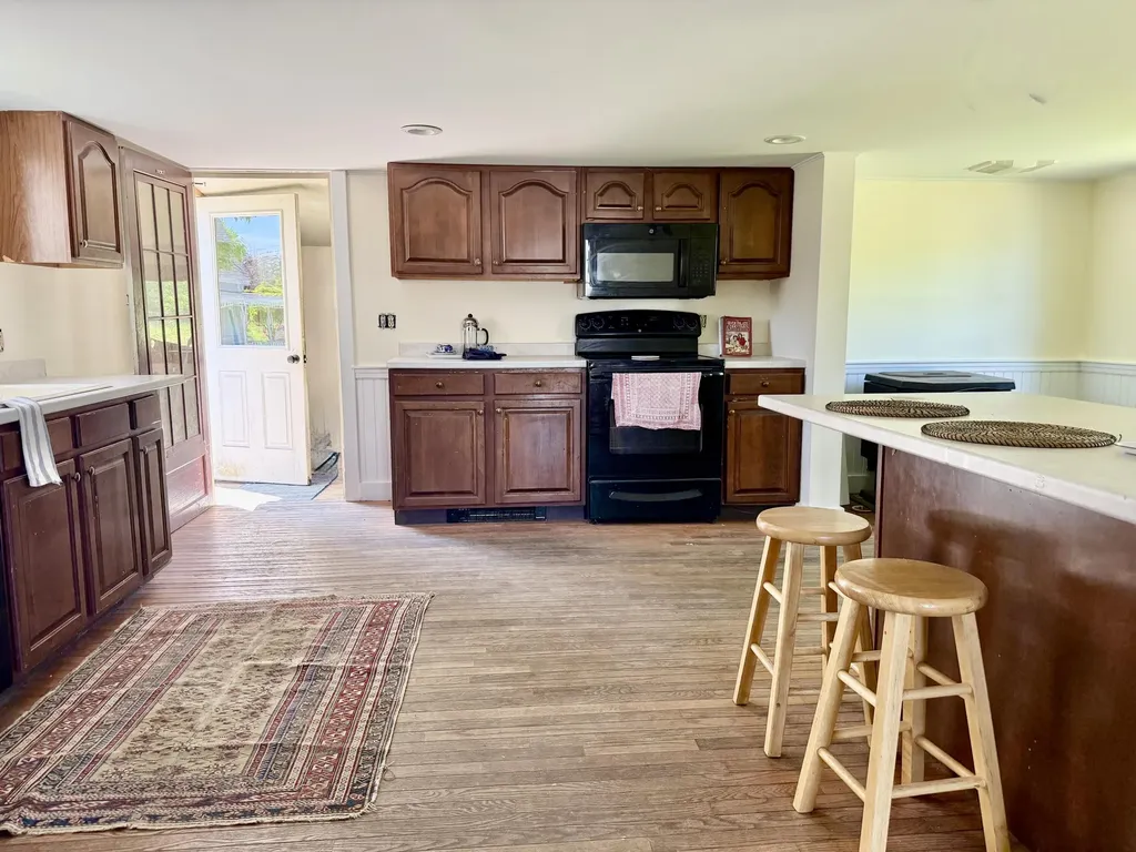111 E Main Street Vinalhaven ME 04863