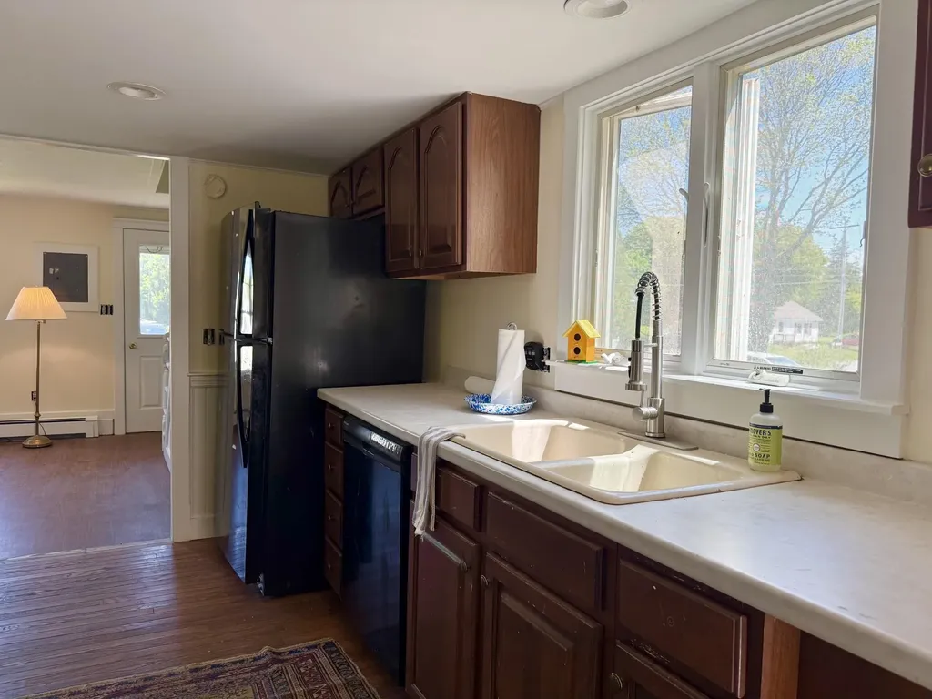111 E Main Street Vinalhaven ME 04863