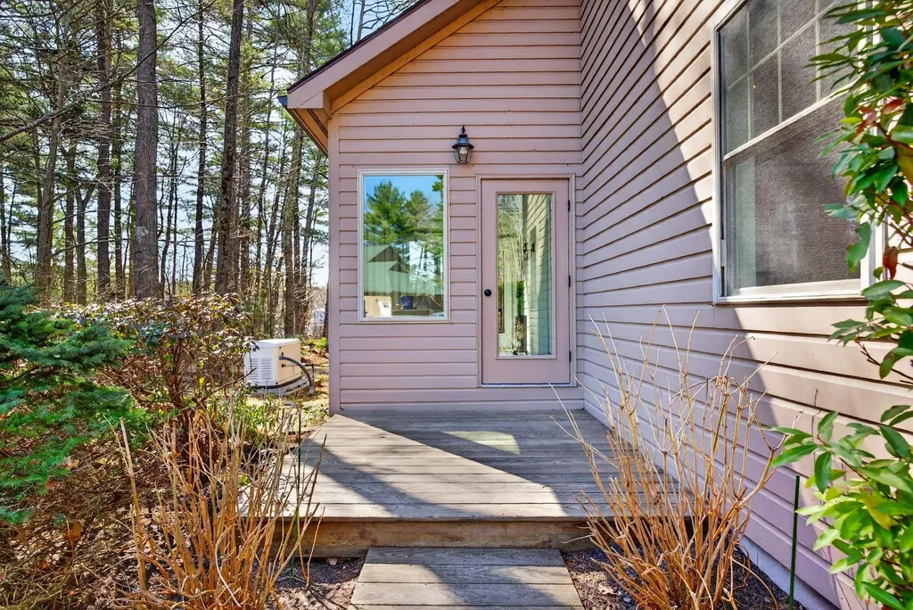27 E Beach Road Casco ME 04015