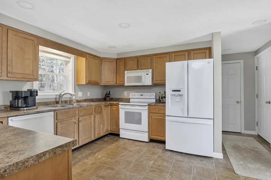 86 Gateway Commons Drive Gorham ME 04038