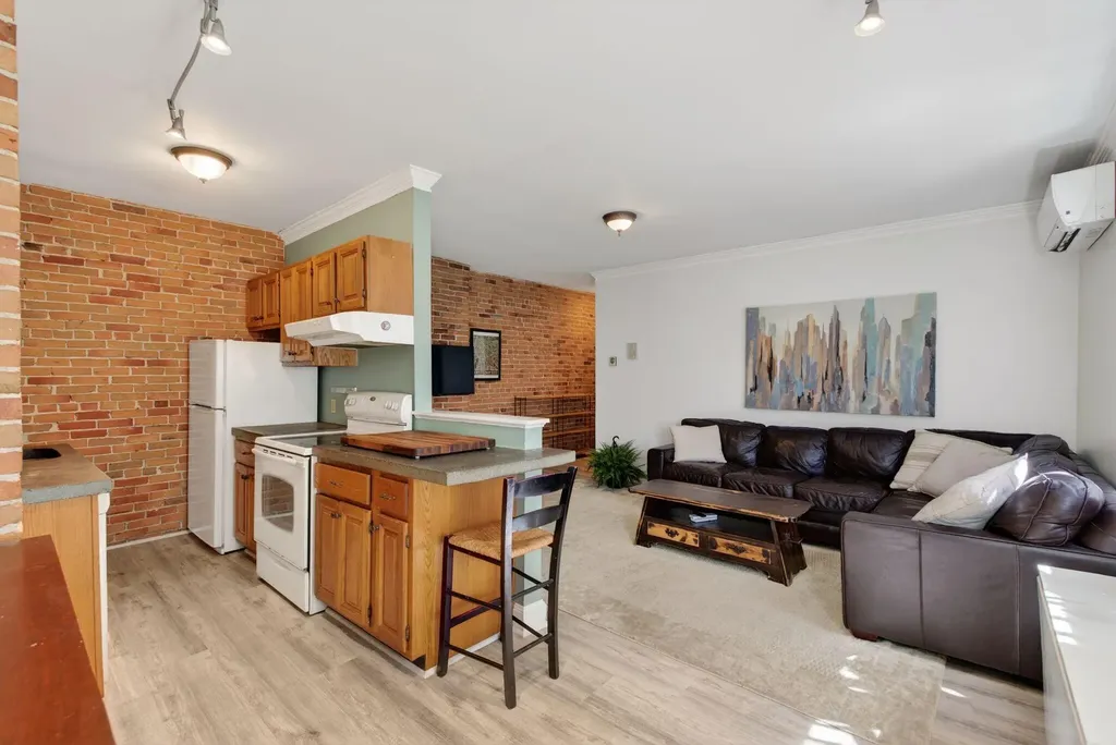 289 Spring Street Portland ME 04102