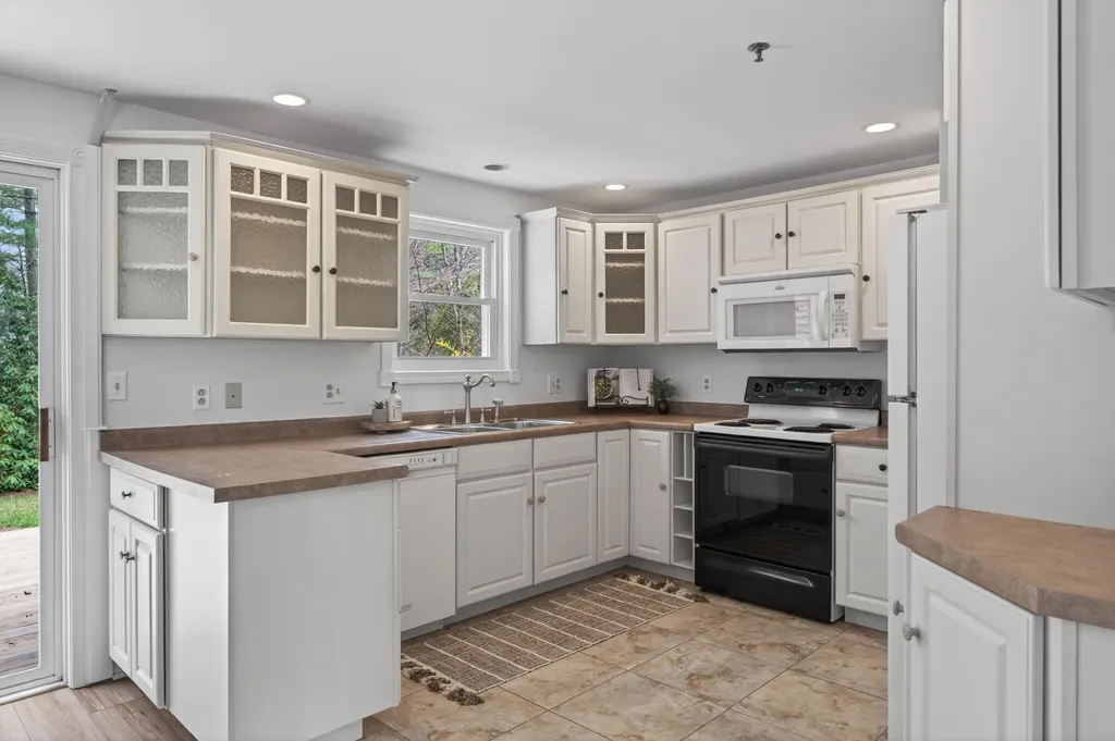 12 Willow Grove Brunswick ME 04011