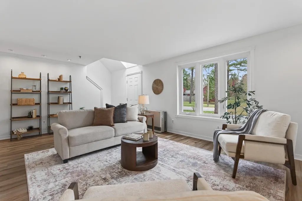 12 Willow Grove Brunswick ME 04011
