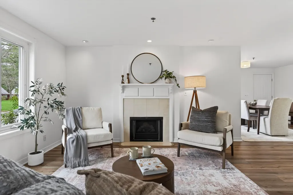 12 Willow Grove Brunswick ME 04011