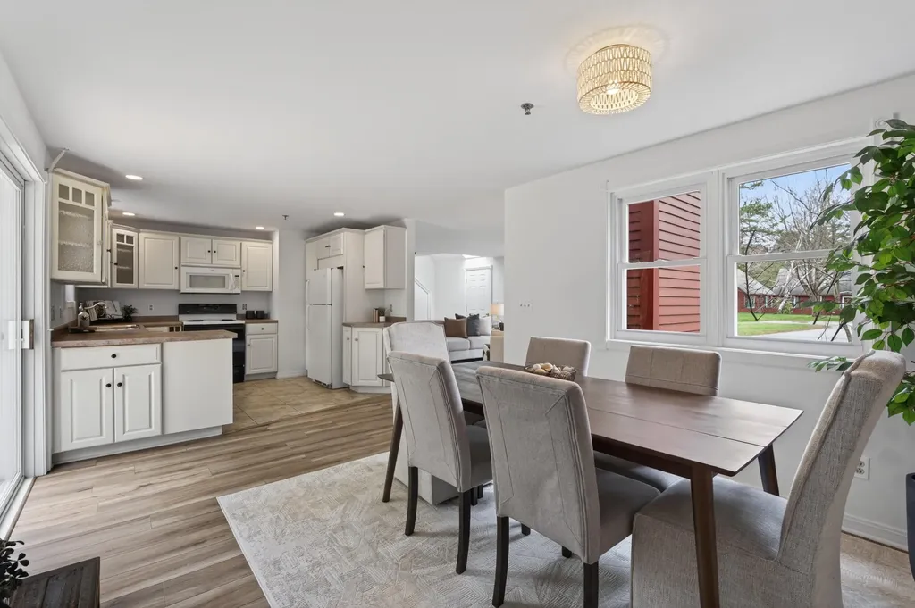 12 Willow Grove Brunswick ME 04011