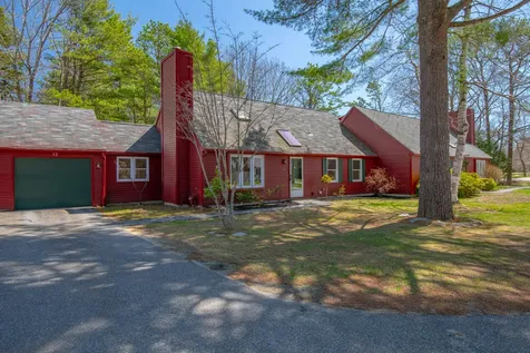 12 Willow Grove Brunswick ME 04011
