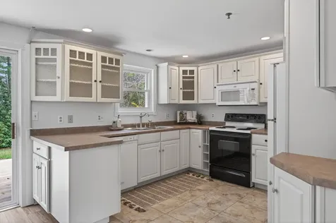 12 Willow Grove Brunswick ME 04011