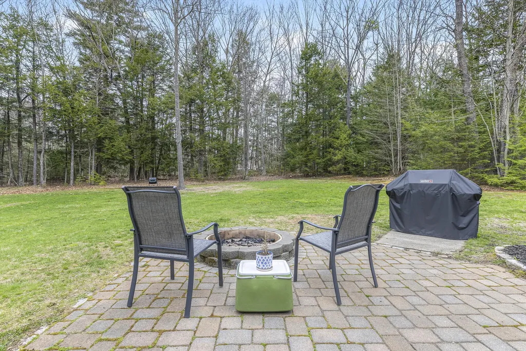 40 Rustic Way New Gloucester ME 04260