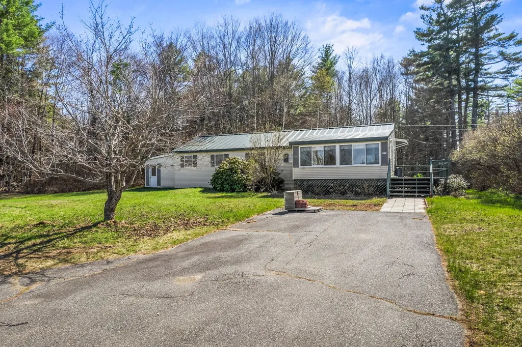 991 Oakland Road Belgrade ME 04917