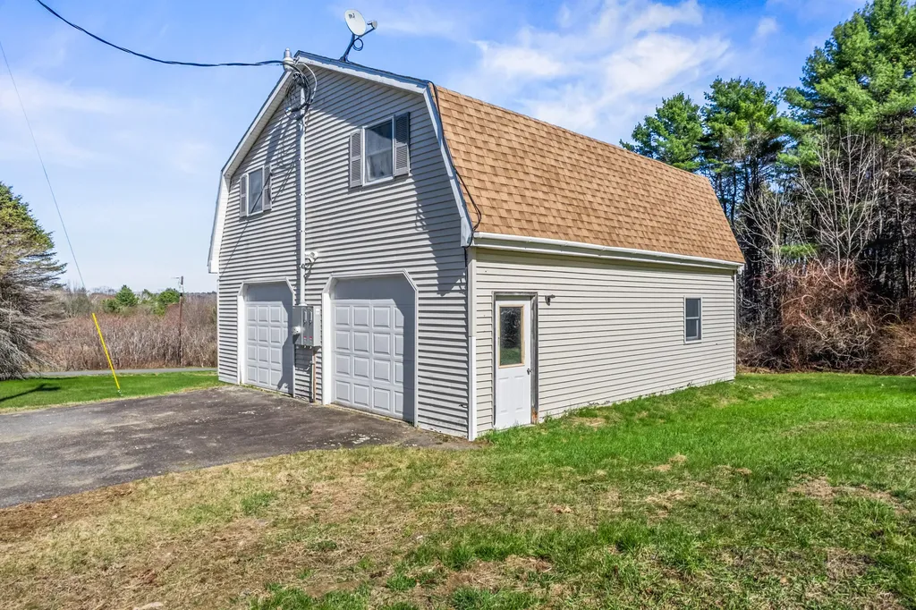 991 Oakland Road Belgrade ME 04917