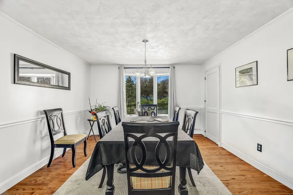 272 Enfield Road Lincoln ME 04457