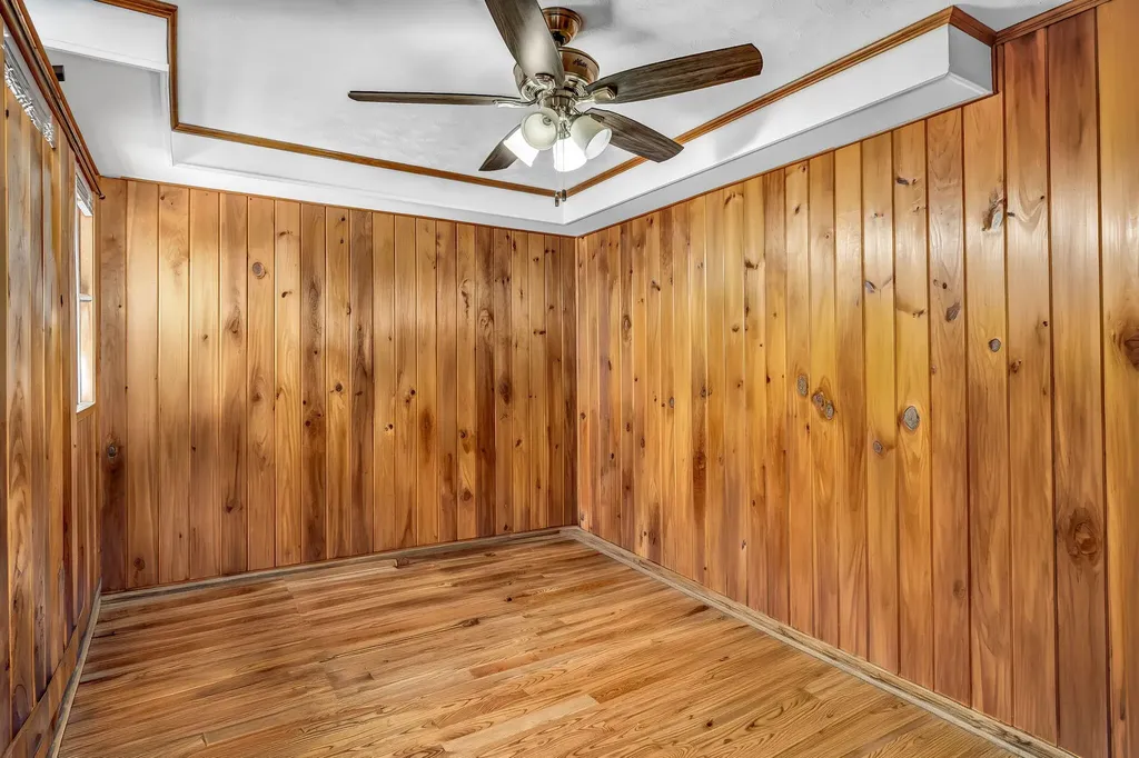 272 Enfield Road Lincoln ME 04457