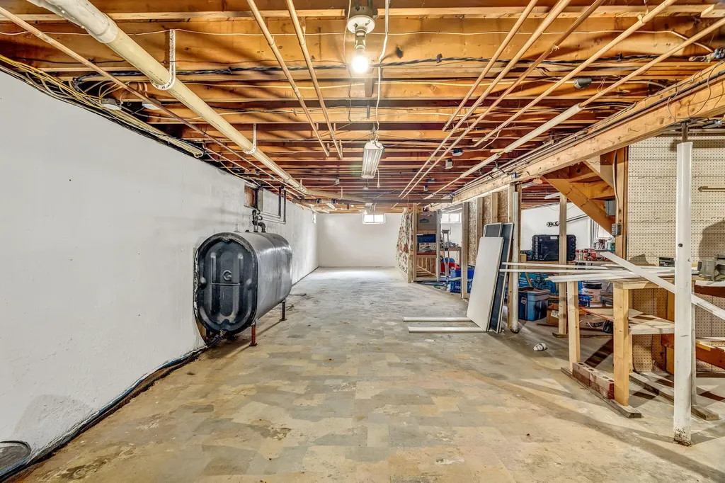 272 Enfield Road Lincoln ME 04457