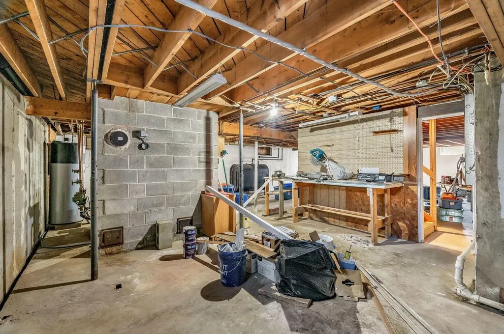 272 Enfield Road Lincoln ME 04457
