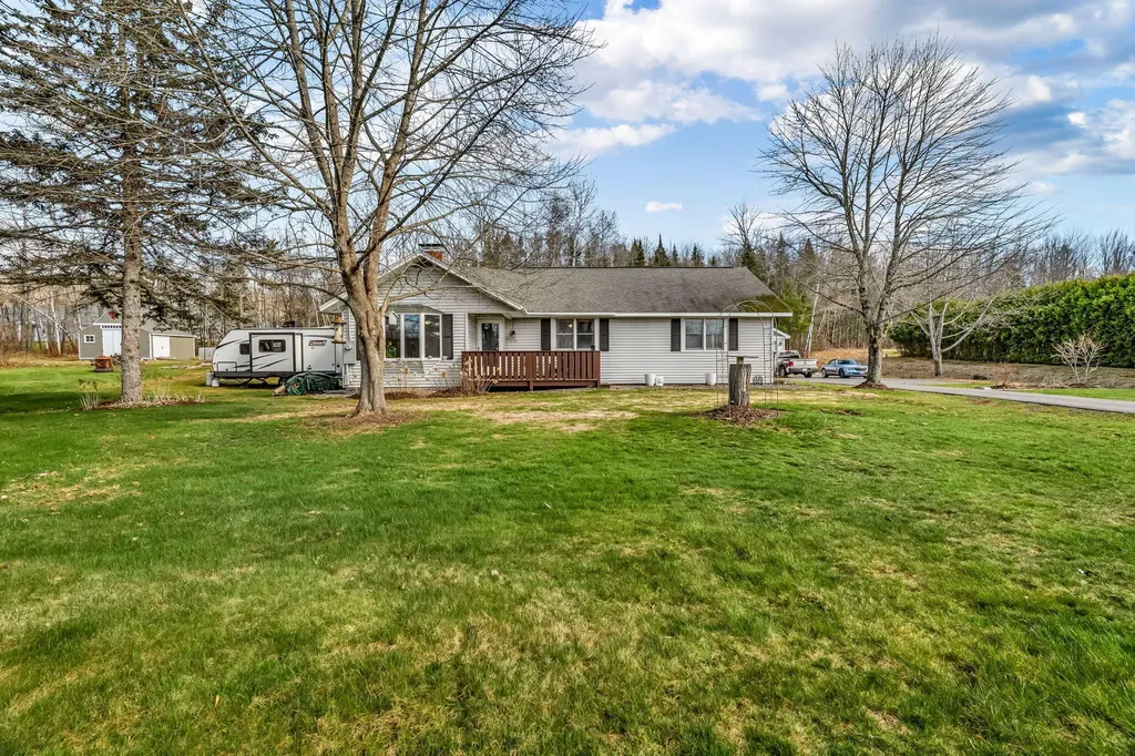 272 Enfield Road Lincoln ME 04457