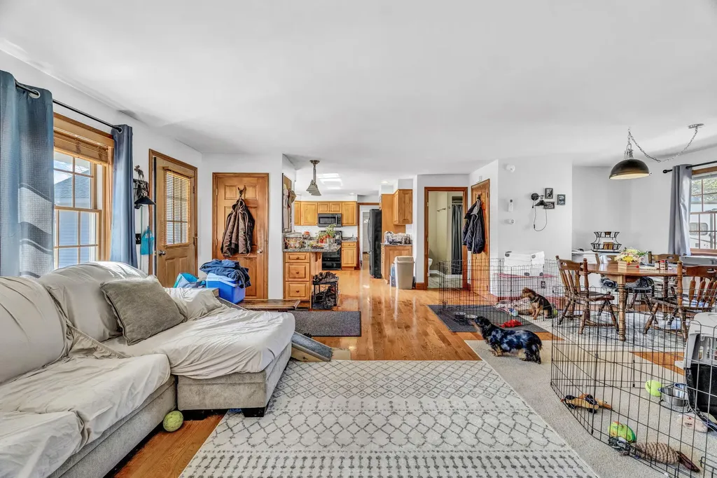 272 Enfield Road Lincoln ME 04457
