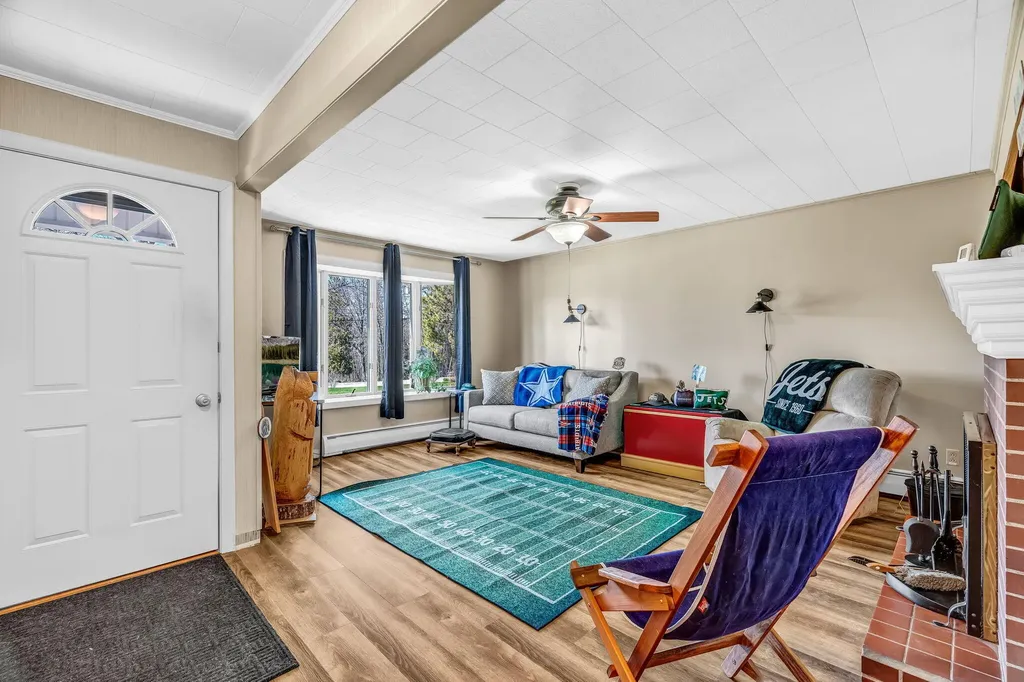272 Enfield Road Lincoln ME 04457