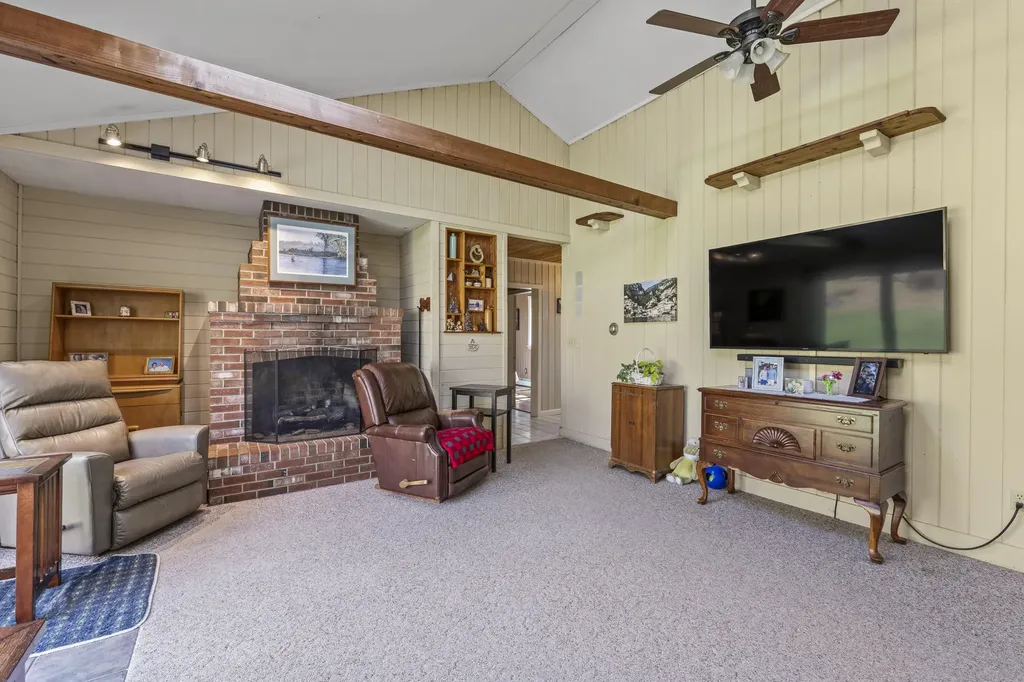 186 Clay Hill Road York ME 03902