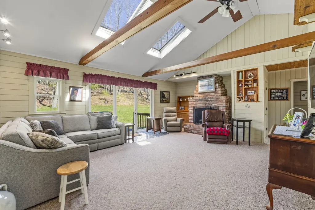 186 Clay Hill Road York ME 03902