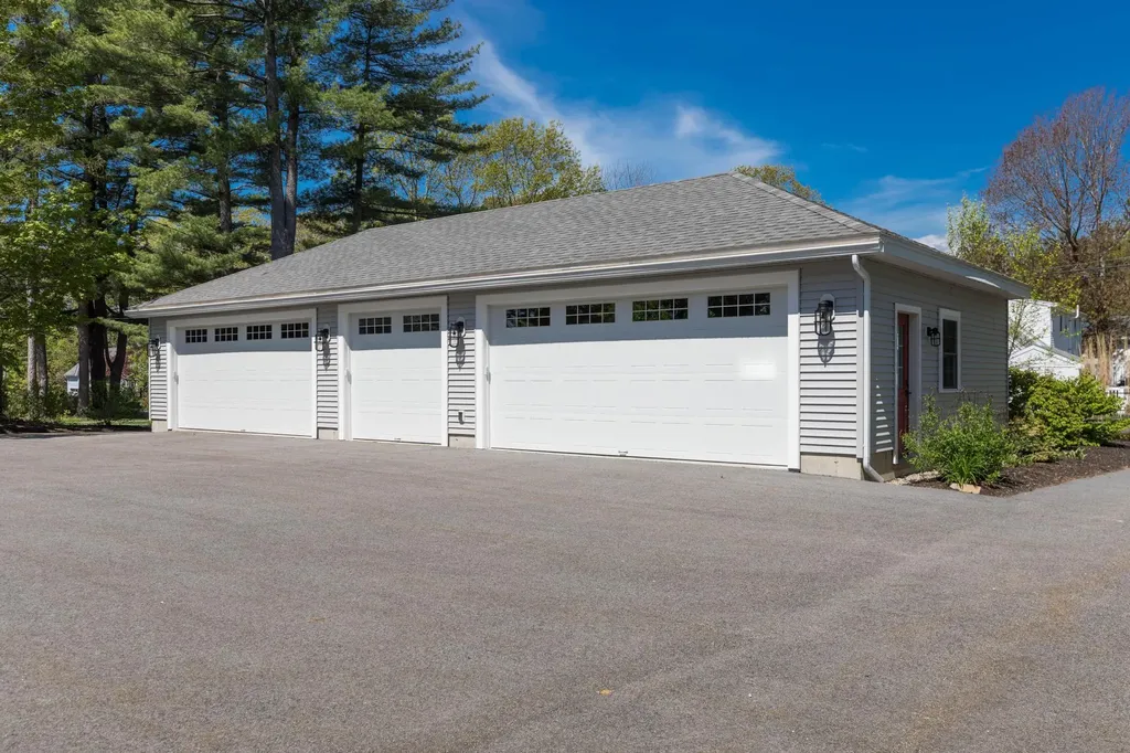 21 Fernald Avenue York ME 03909