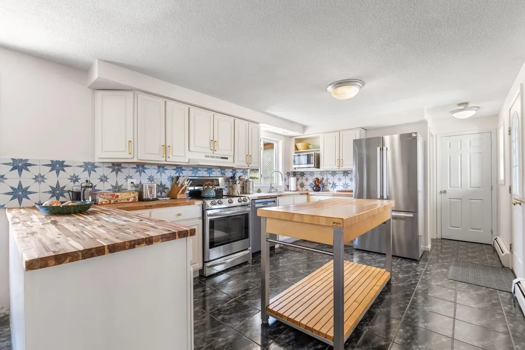 486 Highland Avenue South Portland ME 04106