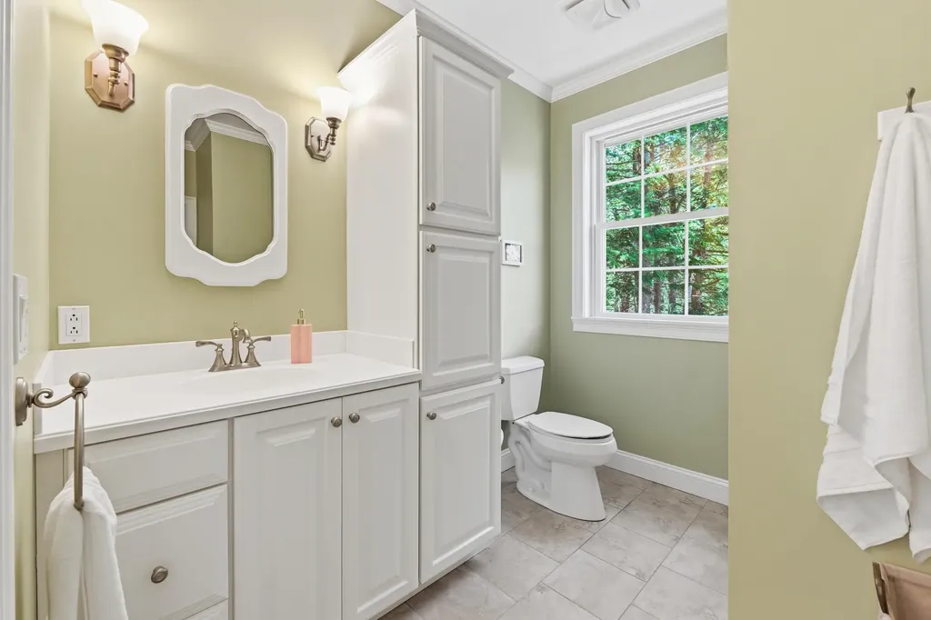 53 Stag Hollow Greene ME 04236