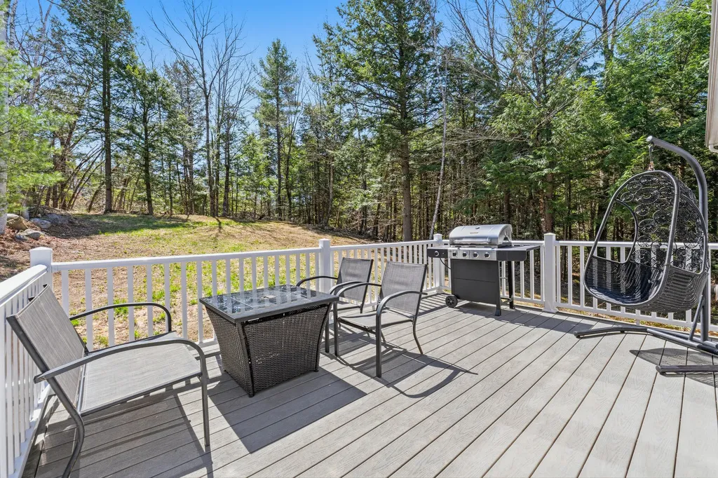 53 Stag Hollow Greene ME 04236
