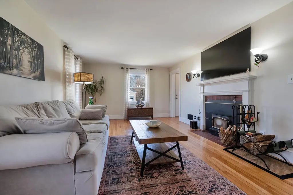 15 Sunset Avenue North Berwick ME 03906