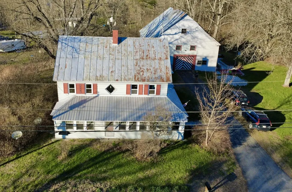 28 Vienna Road Chesterville ME 04938