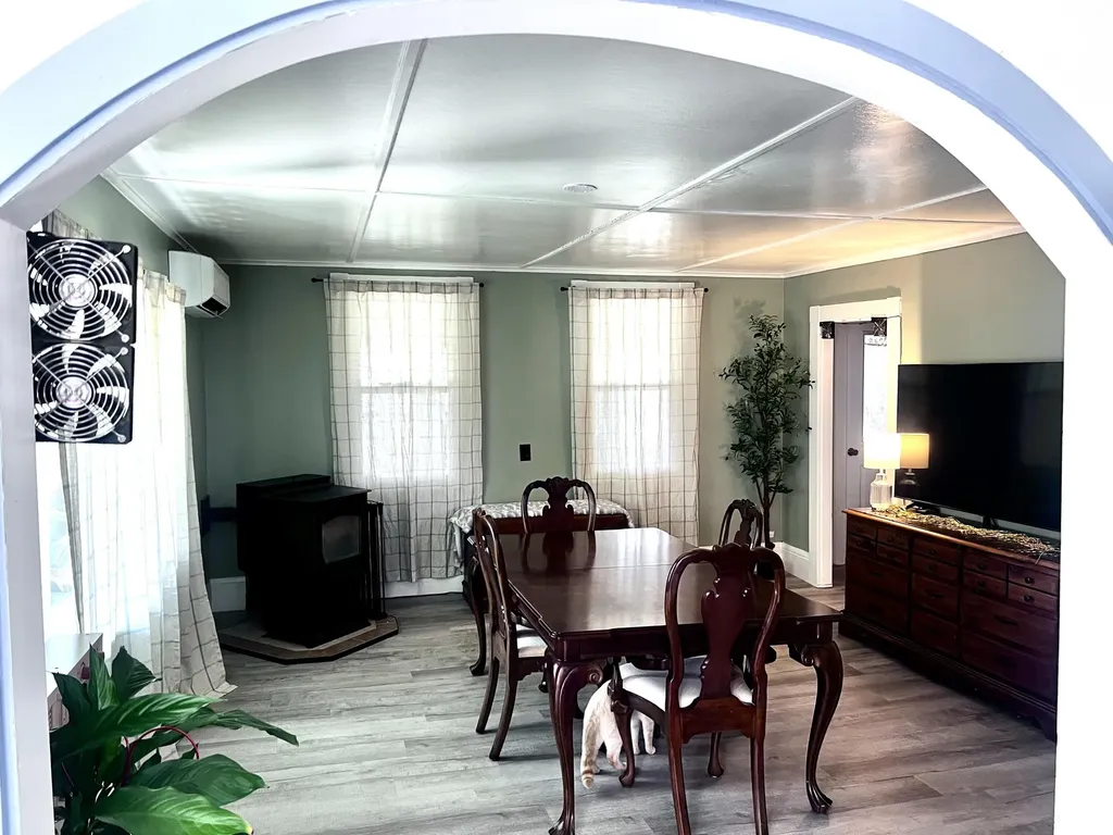 28 Vienna Road Chesterville ME 04938