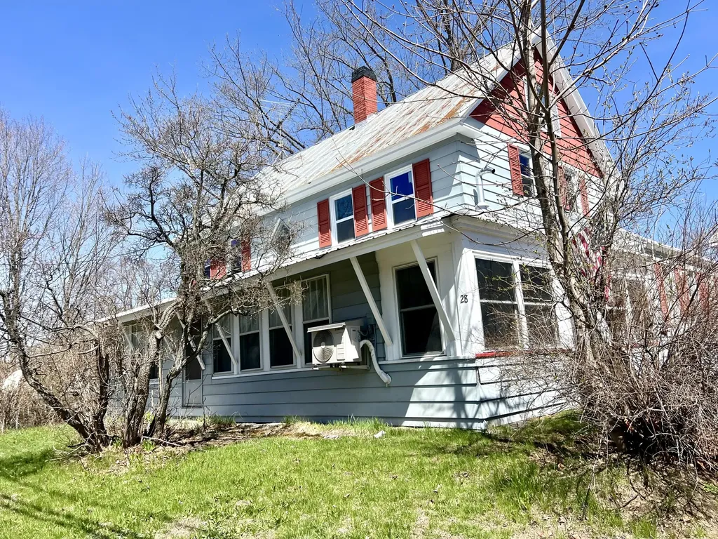 28 Vienna Road Chesterville ME 04938